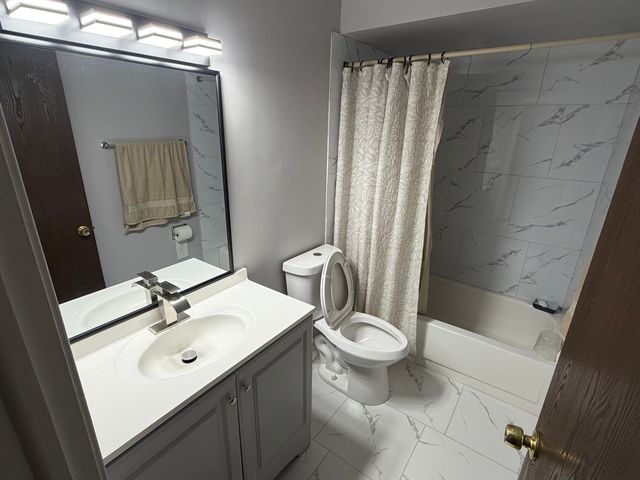 495 Mchenry Road 1B, Wheeling, IL 60090