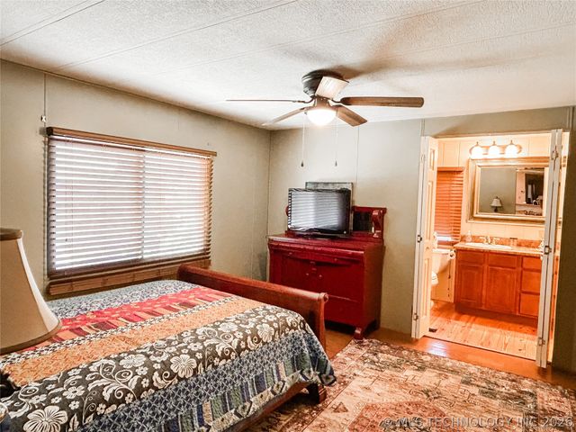 418614 Woodside Drive, Eufaula, OK 74432