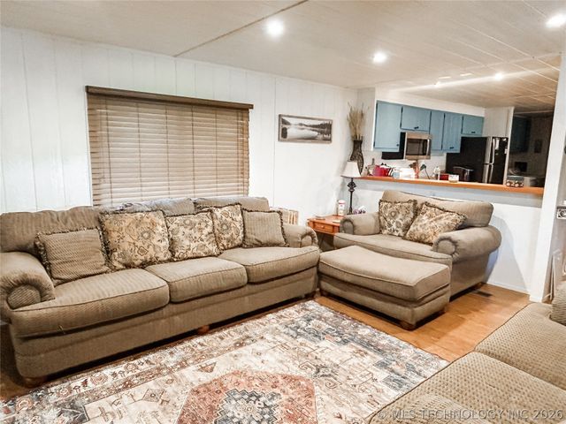 418614 Woodside Drive, Eufaula, OK 74432