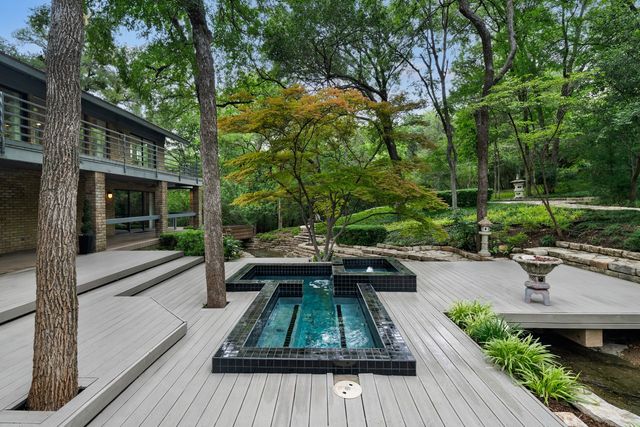 2005 Indian Creek Drive, Westover Hills, TX 76107