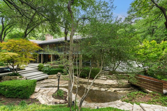 2005 Indian Creek Drive, Westover Hills, TX 76107