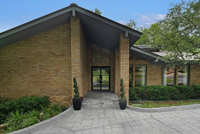 2005 Indian Creek Drive, Westover Hills, TX 76107