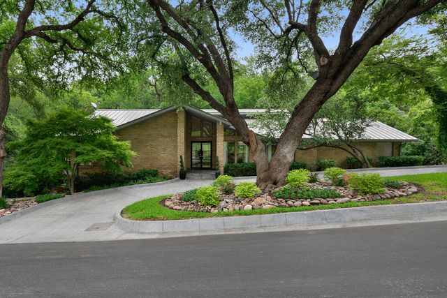 2005 Indian Creek Drive, Westover Hills, TX 76107