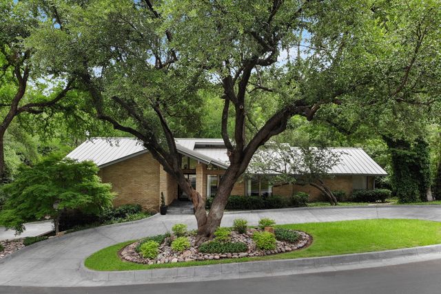 2005 Indian Creek Drive, Westover Hills, TX 76107