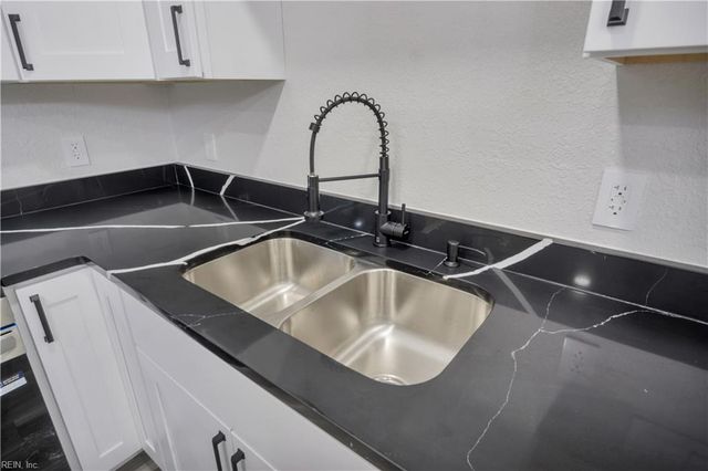 202 W Kelly AVE, Hampton, VA 23605