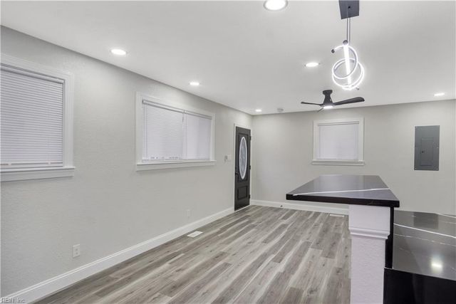 202 W Kelly AVE, Hampton, VA 23605