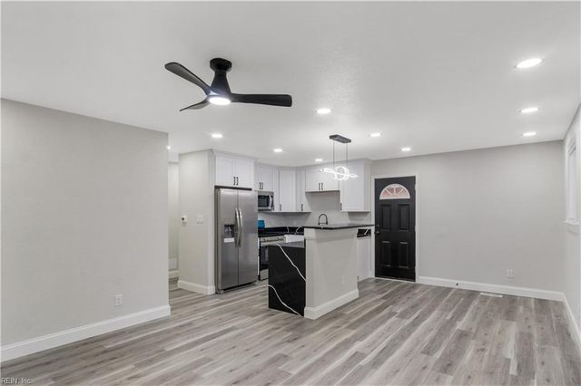 202 W Kelly AVE, Hampton, VA 23605