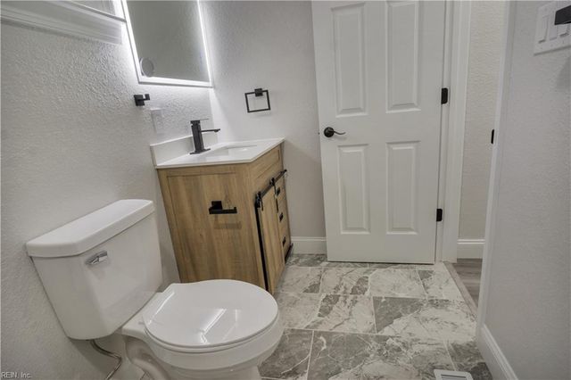 202 W Kelly AVE, Hampton, VA 23605