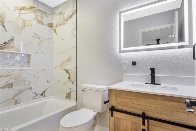 202 W Kelly AVE, Hampton, VA 23605