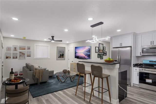 202 W Kelly AVE, Hampton, VA 23605