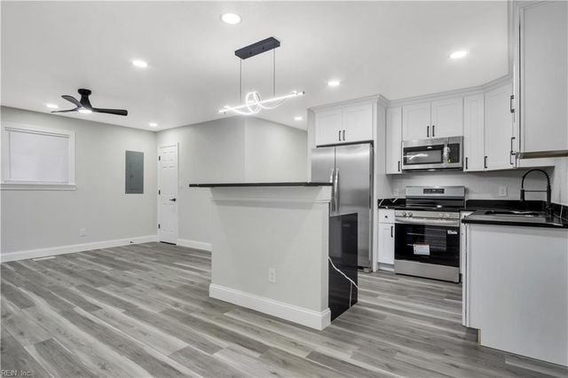 202 W Kelly AVE, Hampton, VA 23605