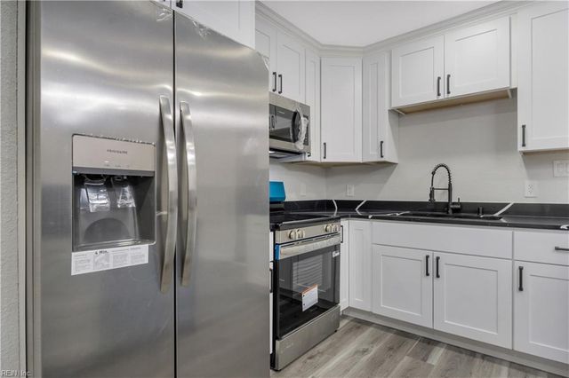 202 W Kelly AVE, Hampton, VA 23605