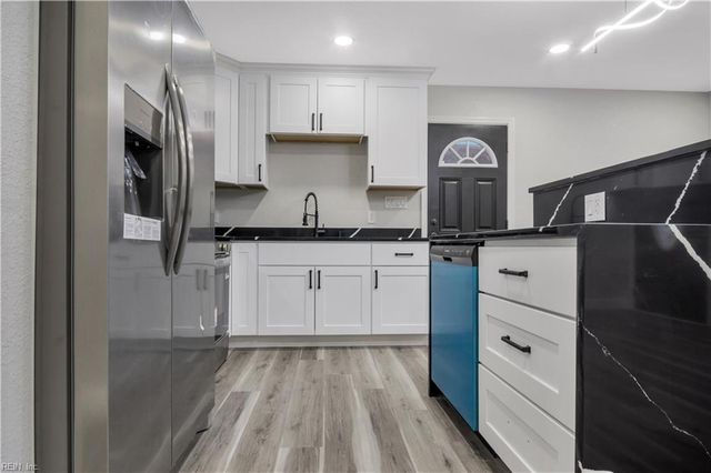 202 W Kelly AVE, Hampton, VA 23605