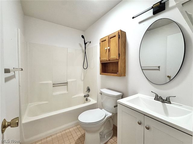 1900 Grove Court 307, Cleveland, OH 44113