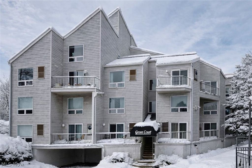 1900 Grove Court 307, Cleveland, OH 44113