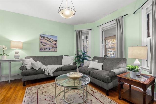 1 Clayton St 1, Watertown, MA 02472