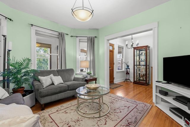 1 Clayton St 1, Watertown, MA 02472