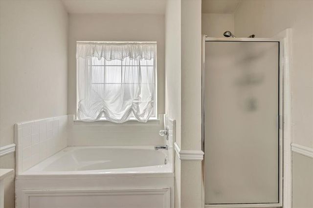 409 Whitehouse Lane, Edmond, OK 73003