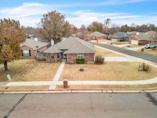 409 Whitehouse Lane, Edmond, OK 73003