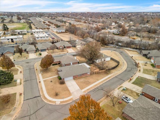 409 Whitehouse Lane, Edmond, OK 73003