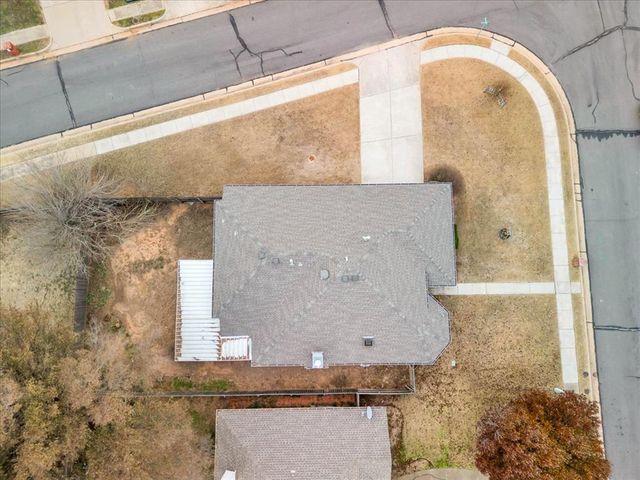 409 Whitehouse Lane, Edmond, OK 73003