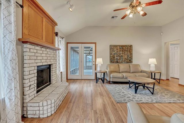 409 Whitehouse Lane, Edmond, OK 73003