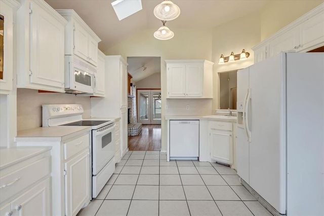 409 Whitehouse Lane, Edmond, OK 73003