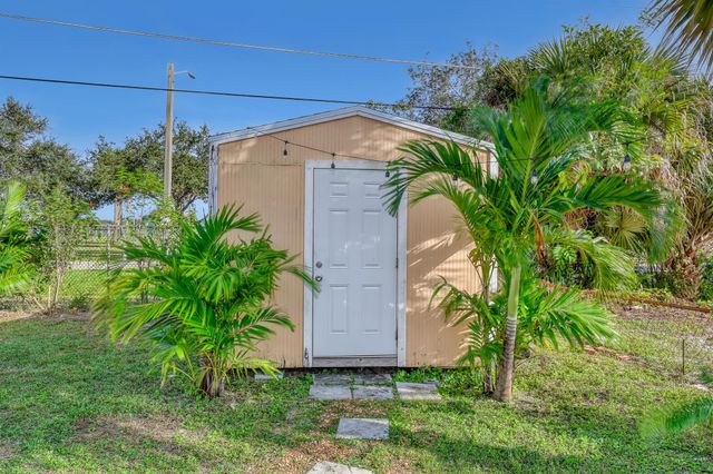 1476 N Mangonia Drive, West Palm Beach, FL 33401