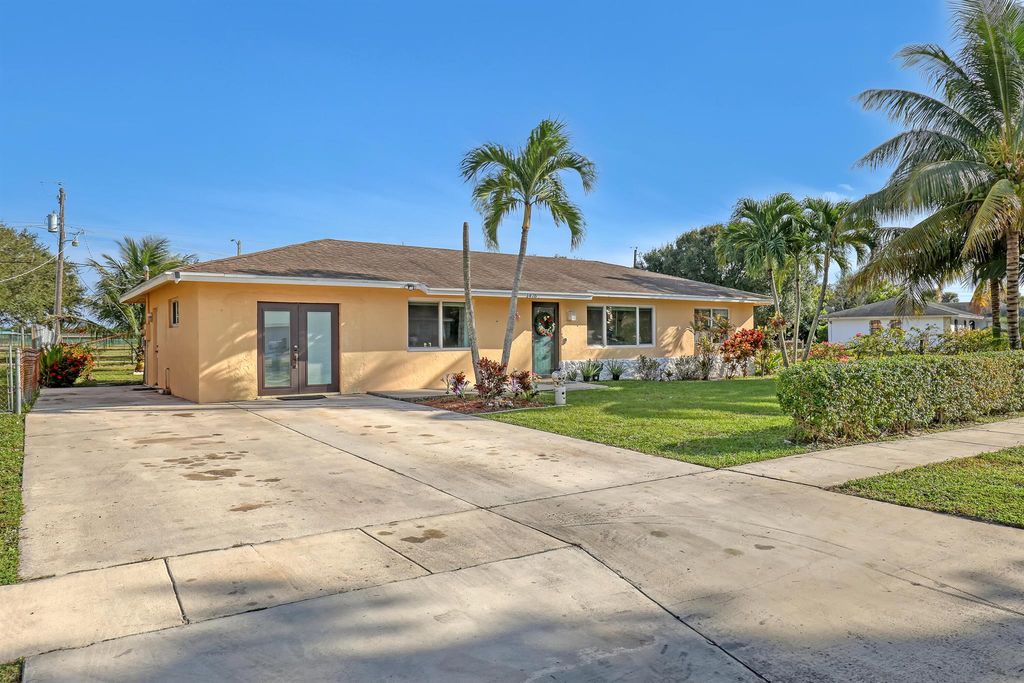1476 N Mangonia Drive, West Palm Beach, FL 33401