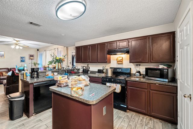 2628 Spring Branch Road, Mesquite, TX 75181