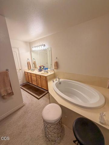 412 Country Court, Shady Cove, OR 97539