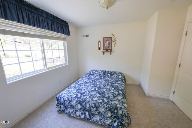 412 Country Court, Shady Cove, OR 97539