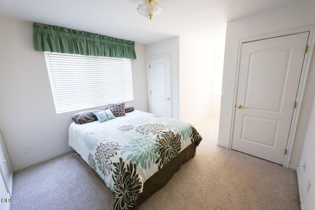 412 Country Court, Shady Cove, OR 97539