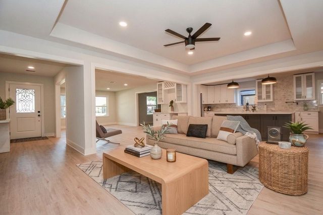 4302 Mcdermed Drive, Houston, TX 77035