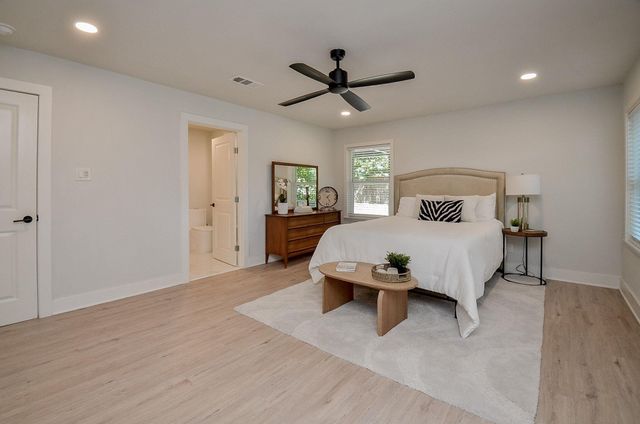 4302 Mcdermed Drive, Houston, TX 77035