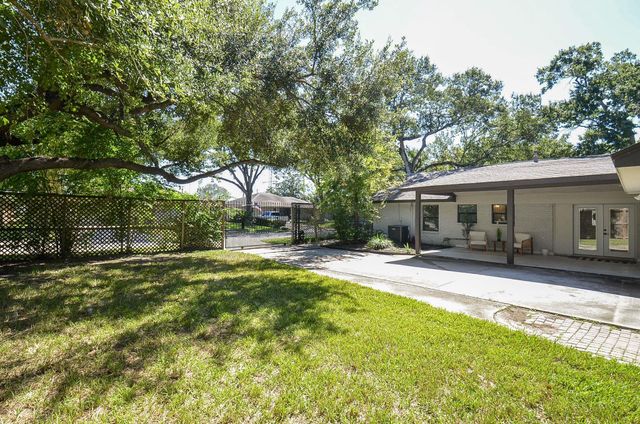 4302 Mcdermed Drive, Houston, TX 77035