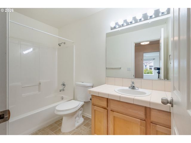 17483 Sw SEPTEMBER Ln, Beaverton, OR 97003