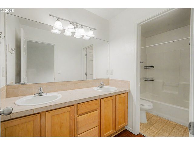 17483 Sw SEPTEMBER Ln, Beaverton, OR 97003