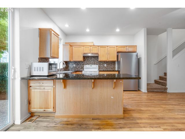 17483 Sw SEPTEMBER Ln, Beaverton, OR 97003