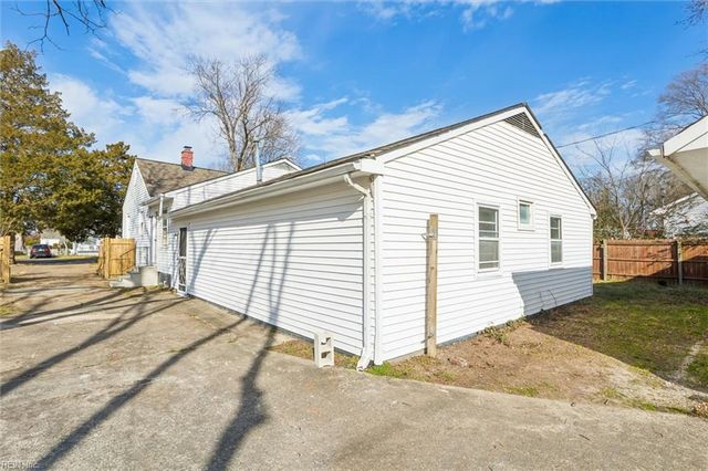 620 Ellen RD, Newport News, VA 23605