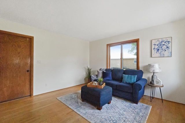 W152N5427 Badger DRIVE, Menomonee Falls, WI 53051