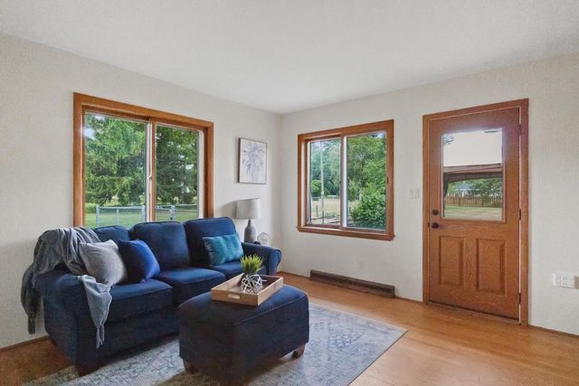 W152N5427 Badger DRIVE, Menomonee Falls, WI 53051
