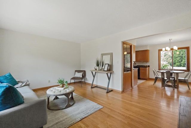 W152N5427 Badger DRIVE, Menomonee Falls, WI 53051