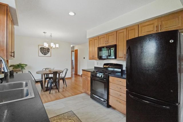 W152N5427 Badger DRIVE, Menomonee Falls, WI 53051