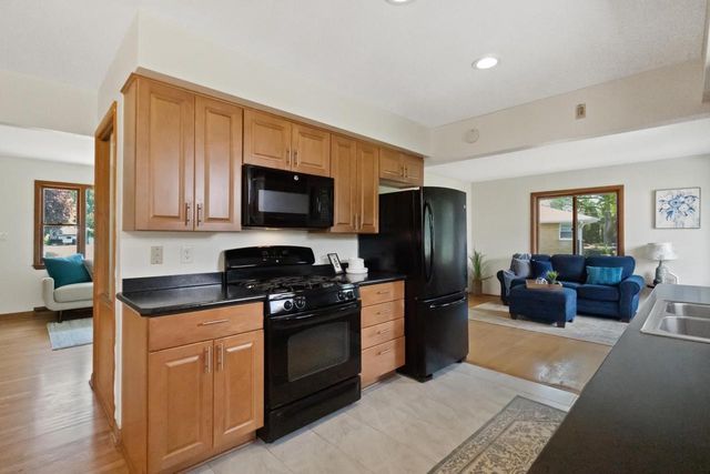 W152N5427 Badger DRIVE, Menomonee Falls, WI 53051