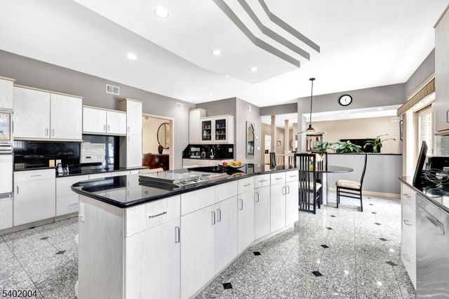 15 Quail Run, Warren Twp., NJ 07059