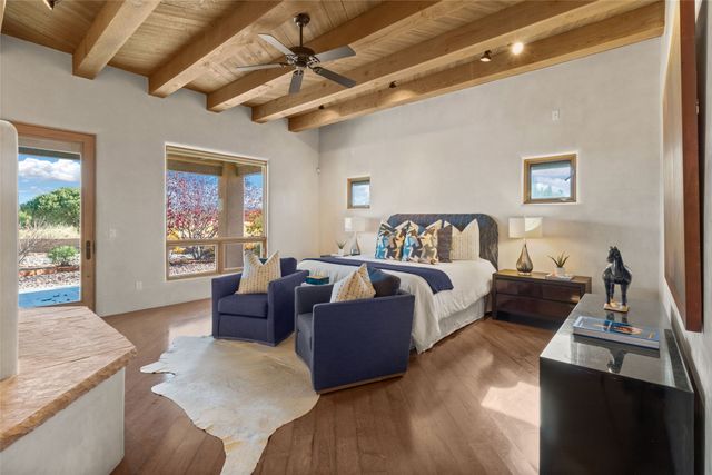 36 Paseo Aragon, Santa Fe, NM 87506