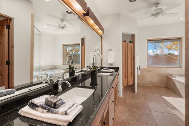 36 Paseo Aragon, Santa Fe, NM 87506