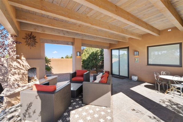 36 Paseo Aragon, Santa Fe, NM 87506