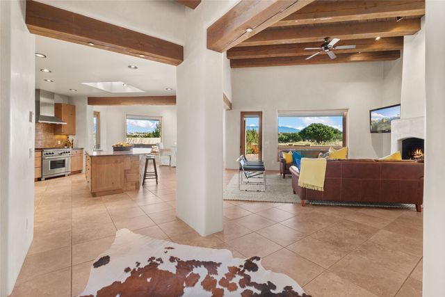 36 Paseo Aragon, Santa Fe, NM 87506